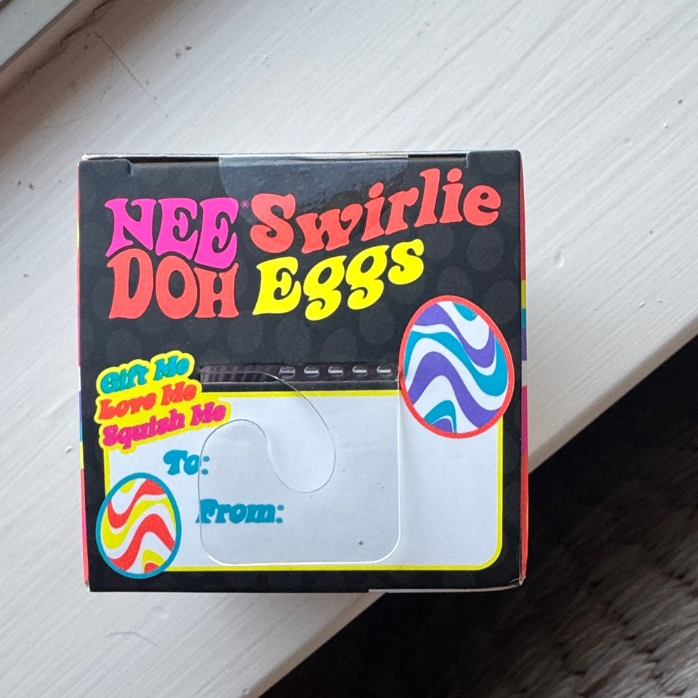 BNIB- Swirlie Eggs Purple & White Stress Egg - Squeeze Toy - Picture 6 of 6